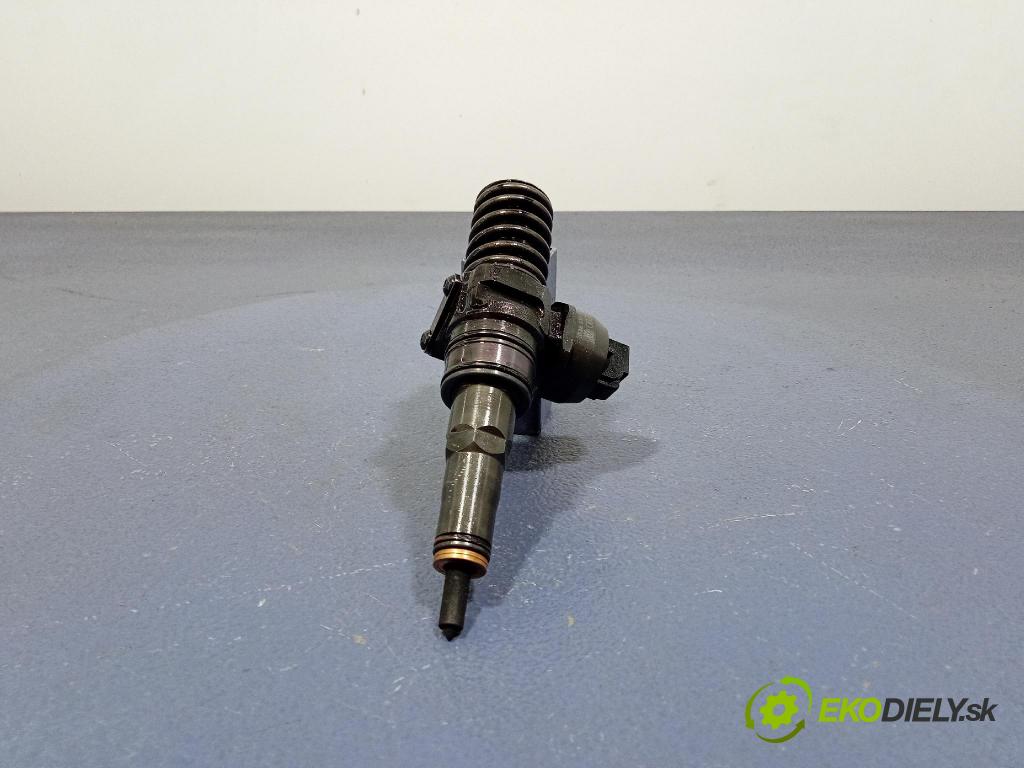 Audi A6 2003 vstrek 038130073BA