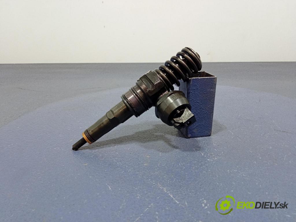 Audi A6 2003 vstrek 038130073BA