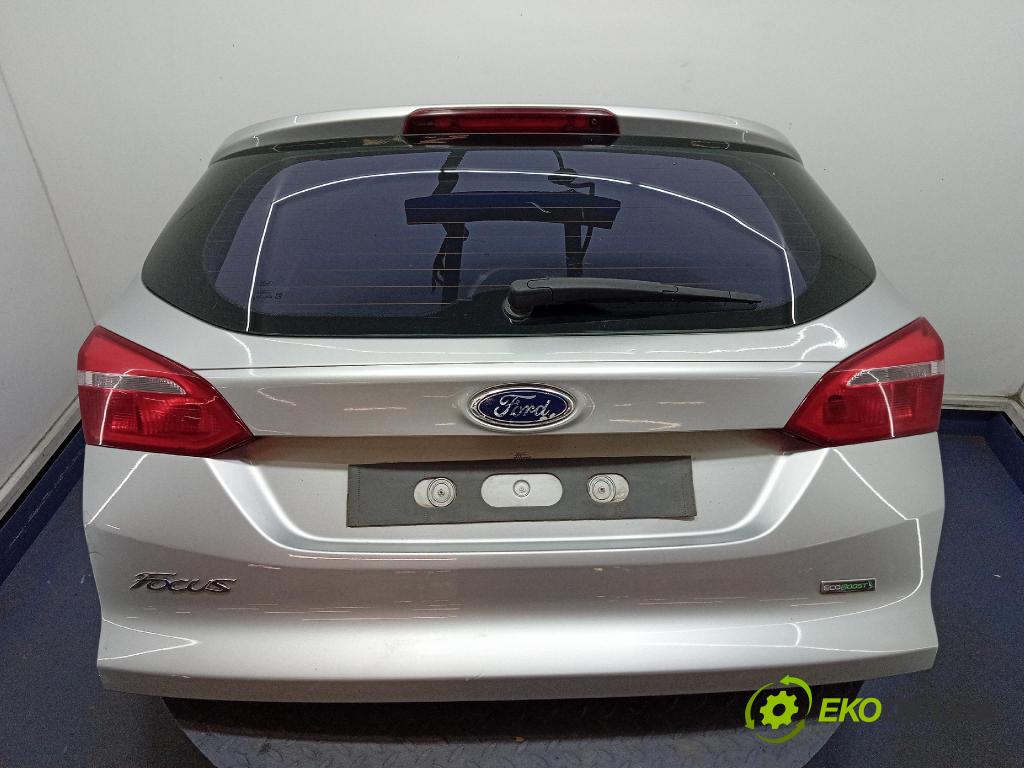 Ford Focus 2016 zadna dveře kufra: kufra: