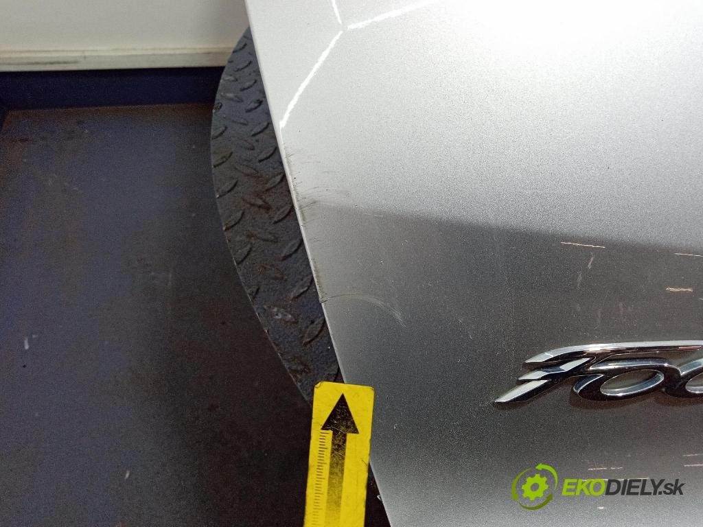 Ford Focus 2016 zadna dveře kufra: kufra: