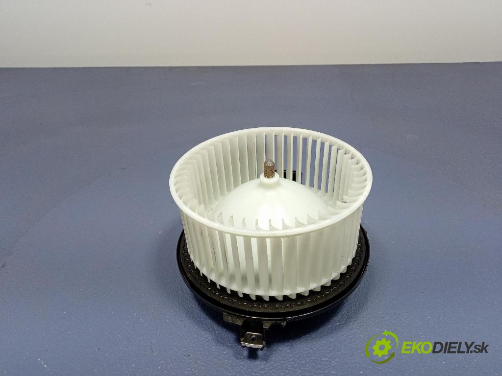 Audi Q7 2024 ventilátor Vzduch: 8D1820021