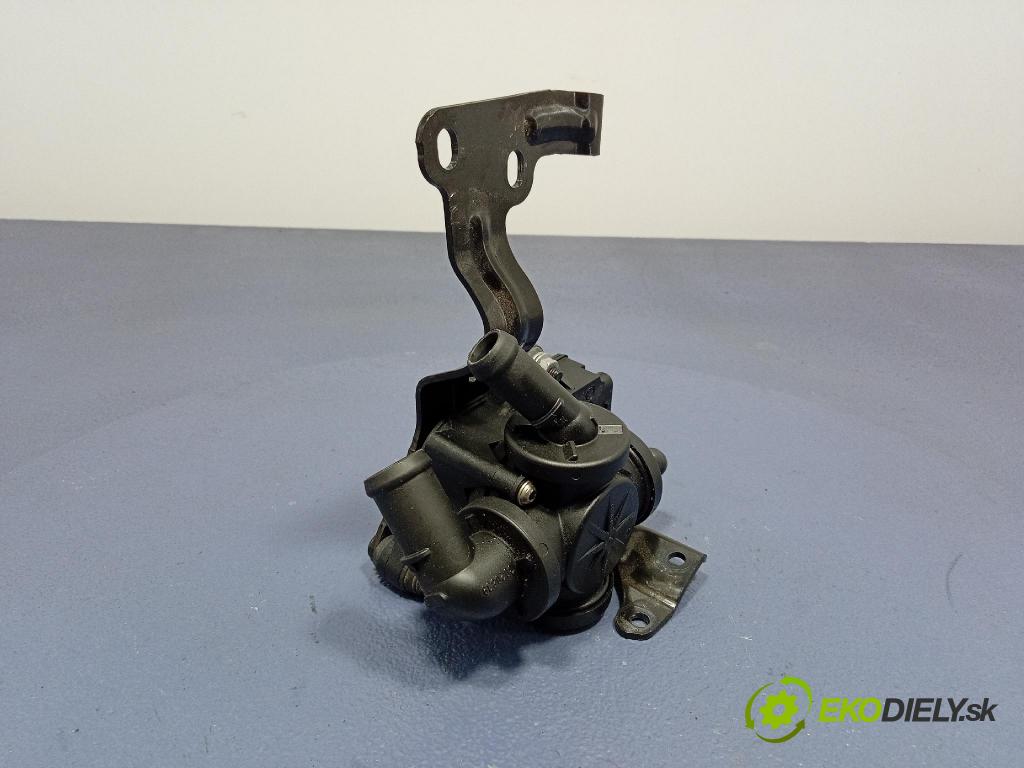 Audi Q7 2024 čerpadlo Voda: 059122236H