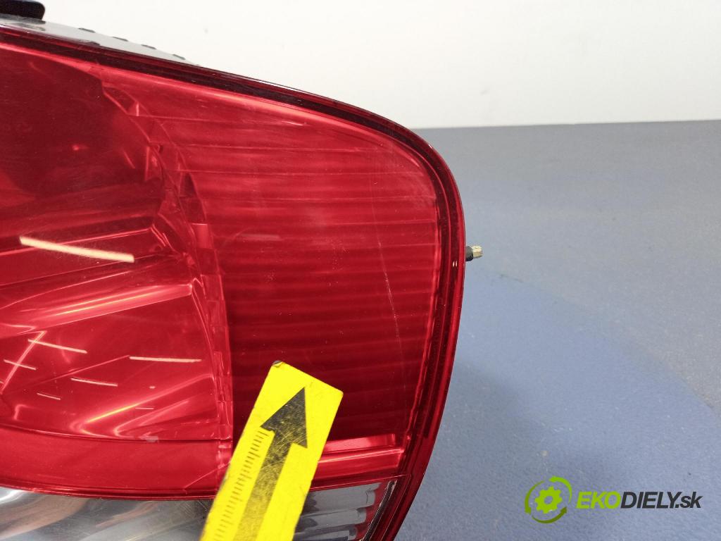 Vw Fox 2006 svetlo / reflektor zad Prava: Vonkajsia: 5Z0945096
