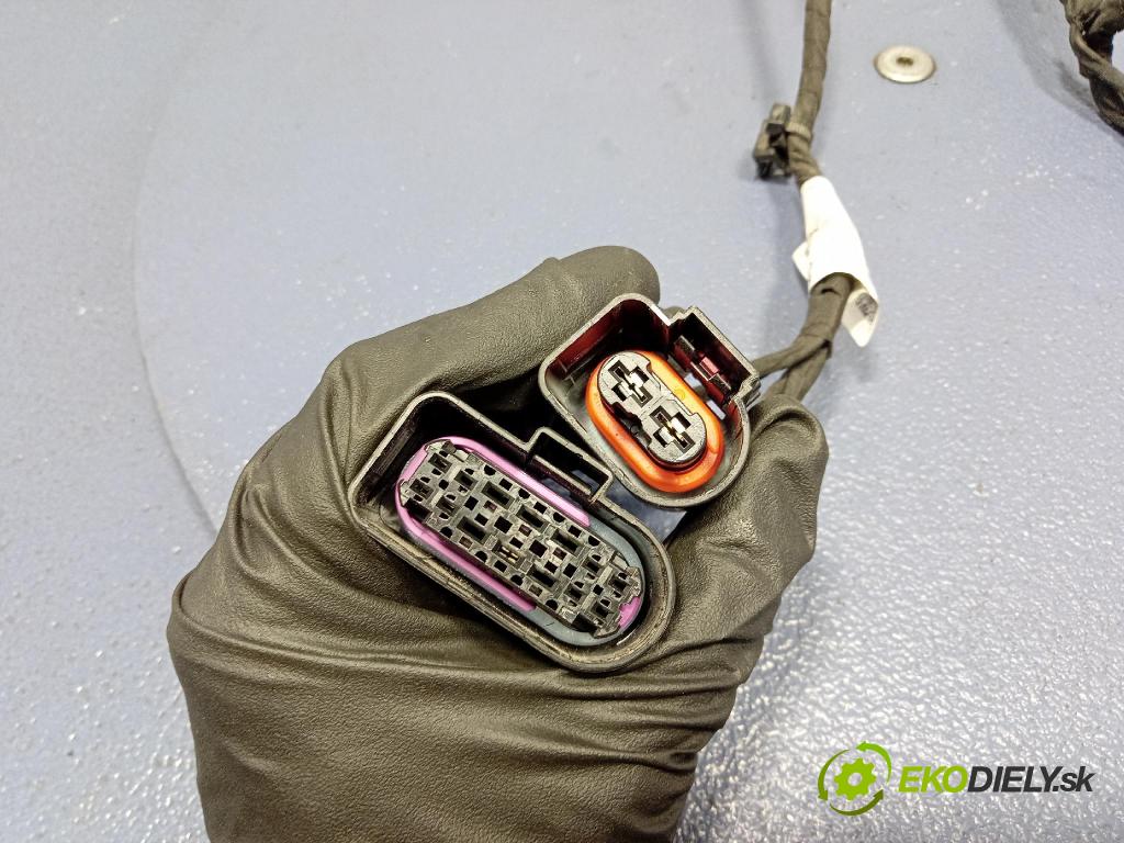 Audi Q7 2024 instalace Elektrický: 4M0971727S