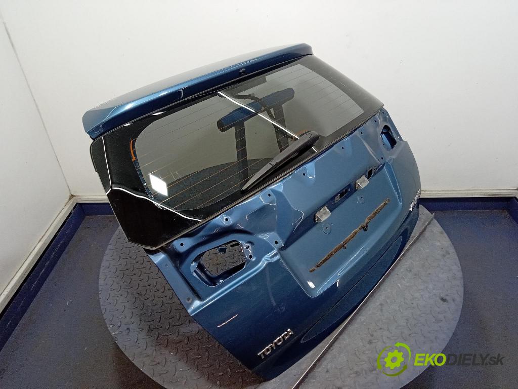 Toyota Auris 2016 zadna dveře kufra: kufra: