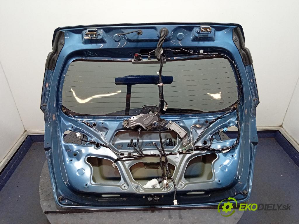 Toyota Auris 2016 zadní dveře kufra: kufr 