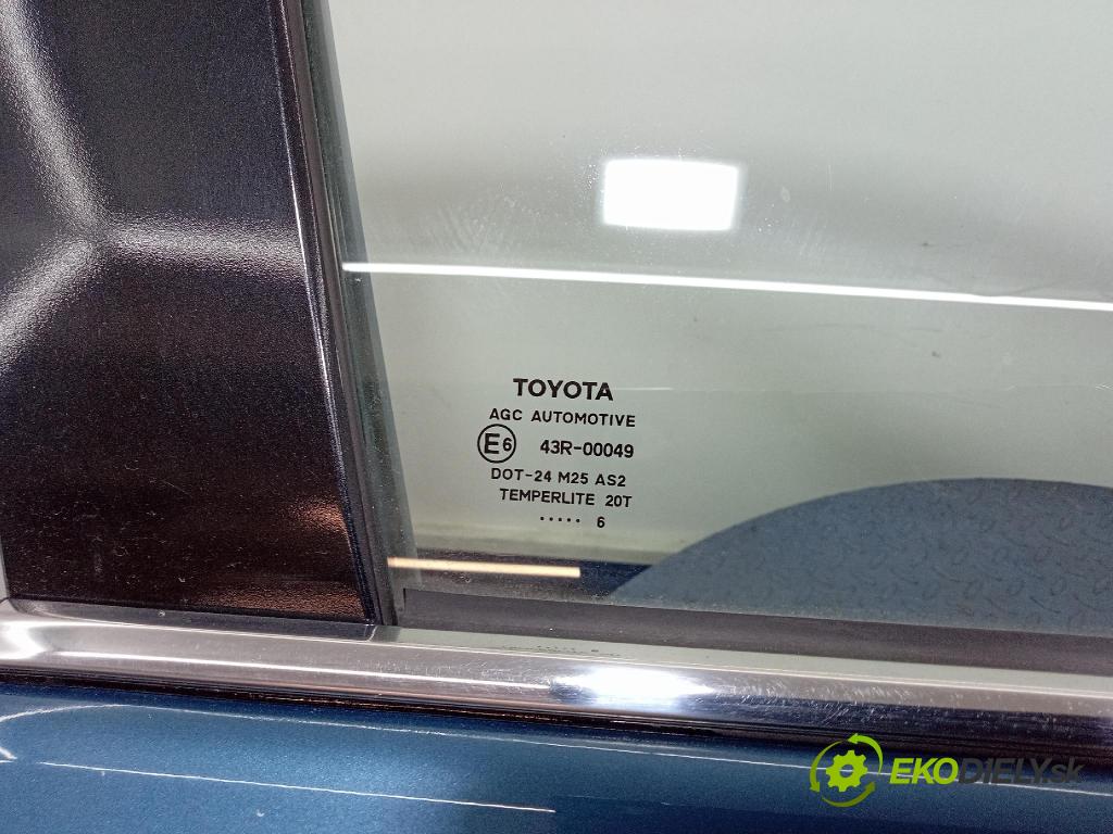 Toyota Auris 2016 dvere Predné pravé