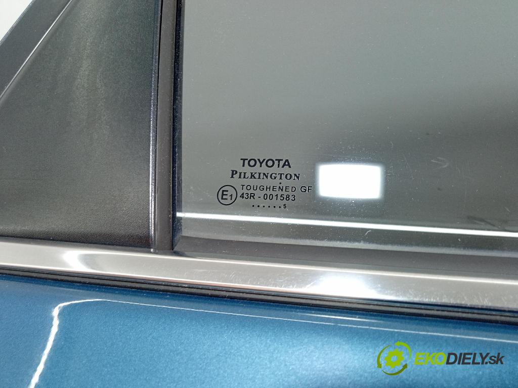Toyota Auris 2016 dveře Zad: prave