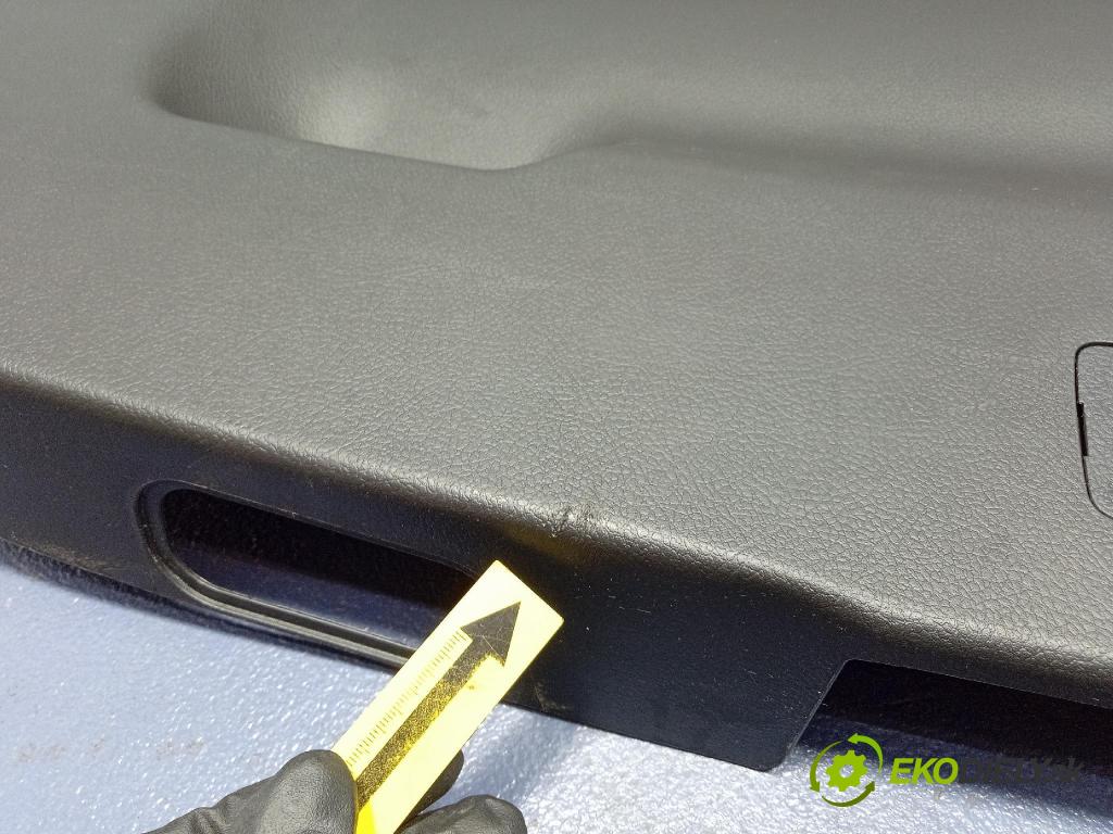 Toyota Auris 2016 Čalounictví: kufra: 64780-02021