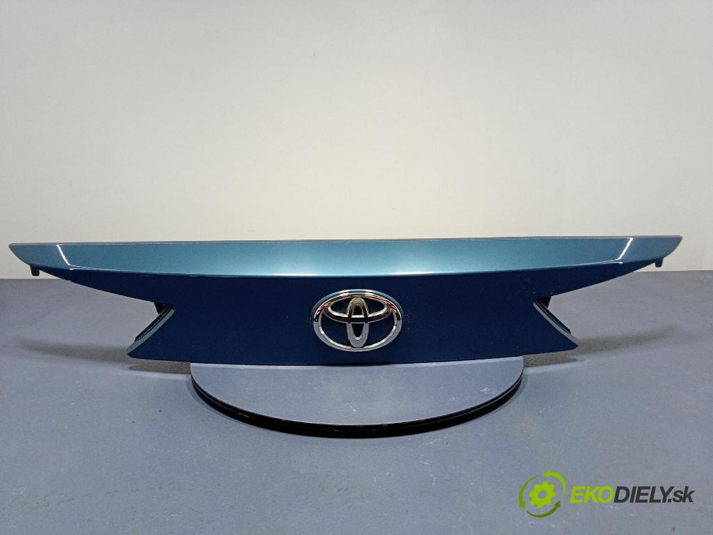 Toyota Auris 2016 zaslepka: zad 76811-02830
