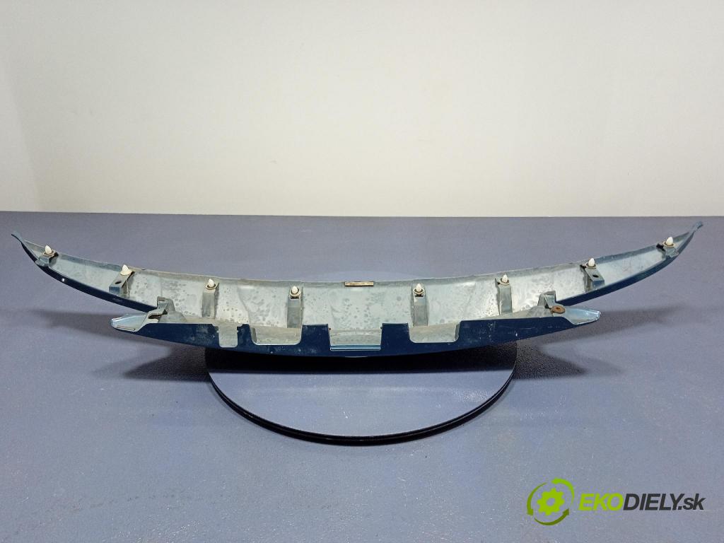 Toyota Auris 2016 zaslepka: Zad: 76811-02830