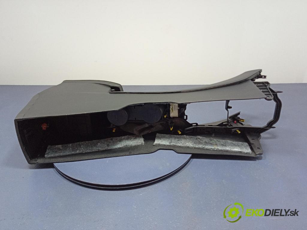 Toyota Auris 2016 tunel Stredný: 58910-02160