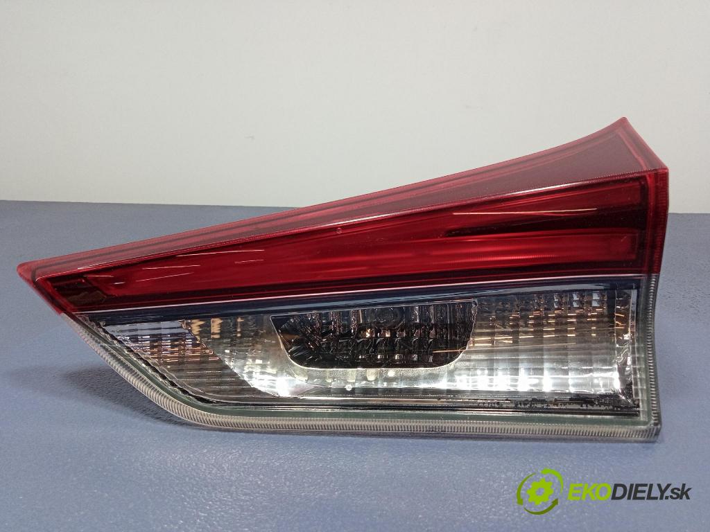 Toyota Auris 2016 svetlo / reflektor zad Prava: Vnútri: 02-354