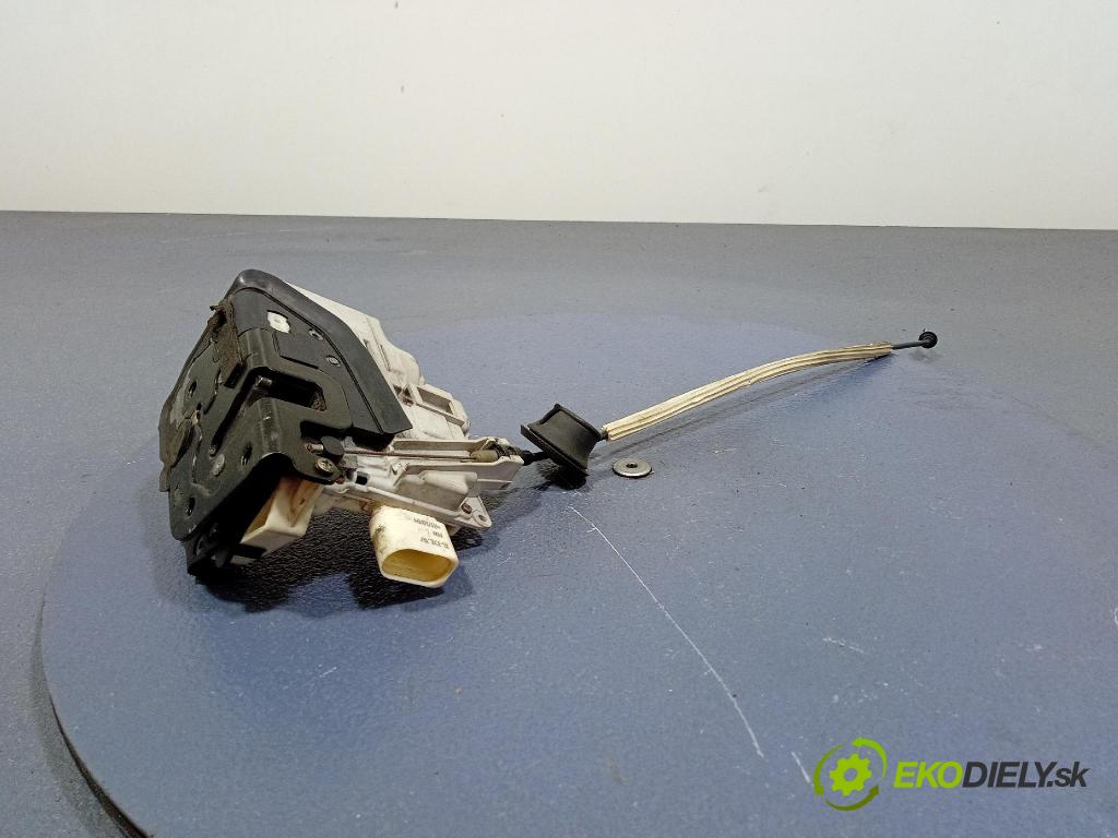 Audi A6 2005 zámok dvere Predné Vľavo: 4F1837015