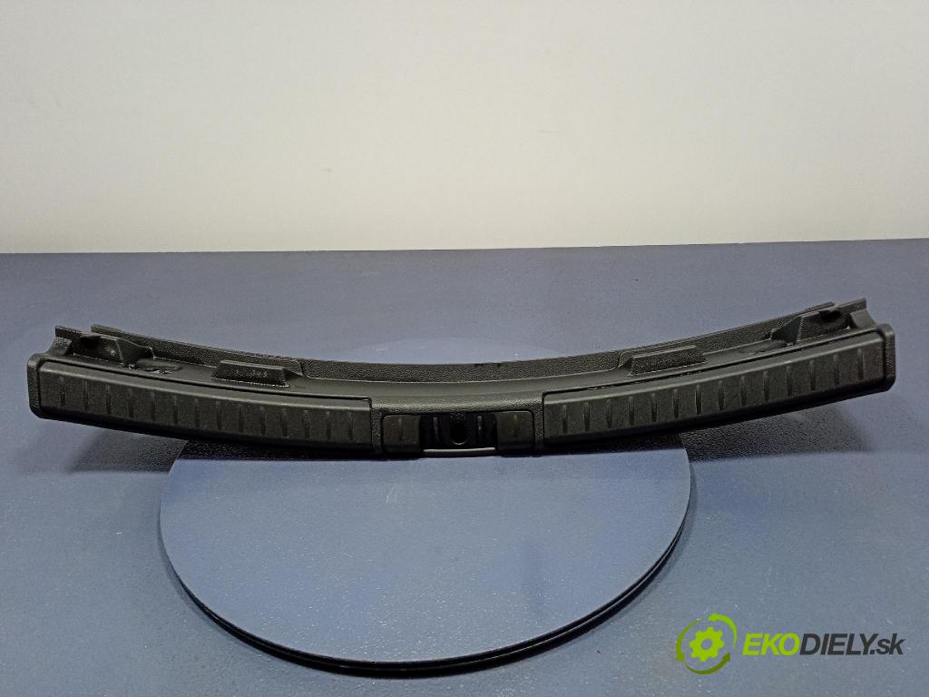 Toyota Auris 2016 kryt Plast: Interiéry: 64716-02140
