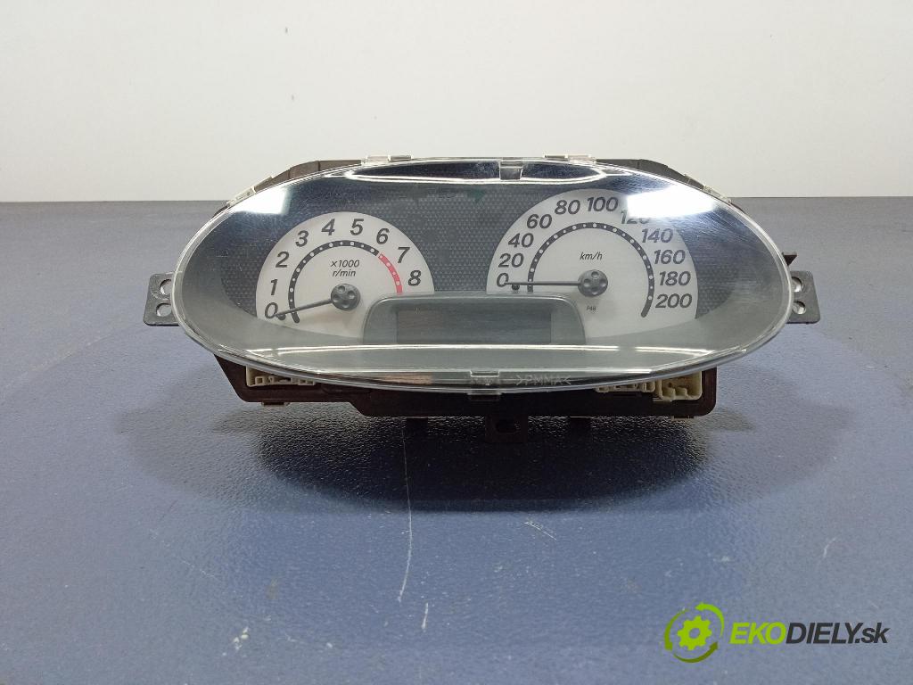 Toyota Yaris 2001 prístrojovka/ budíky 83800-52330