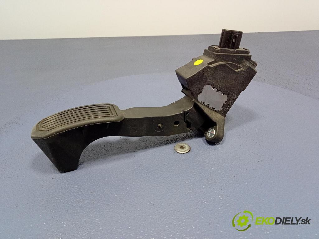Toyota Auris 2016 pedal Plyn: 78110-0W040