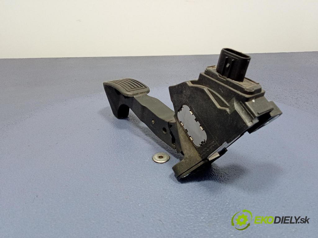 Toyota Auris 2016 pedal Plyn: 78110-0W040