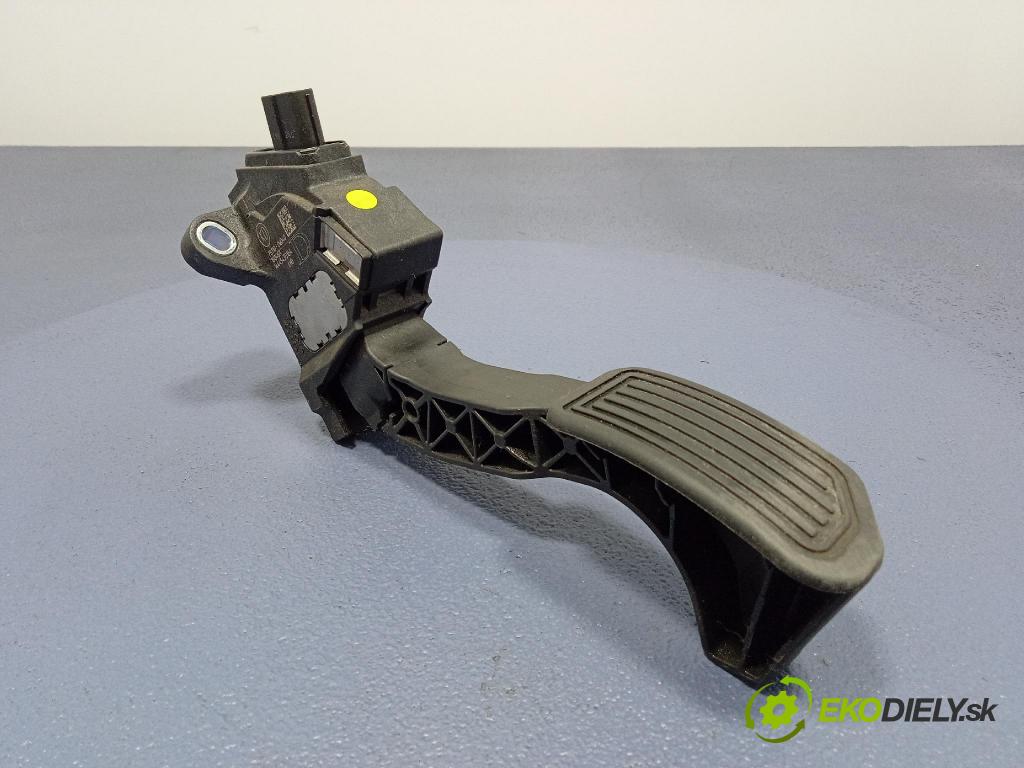 Toyota Auris 2016 pedal Plyn: 78110-0W040