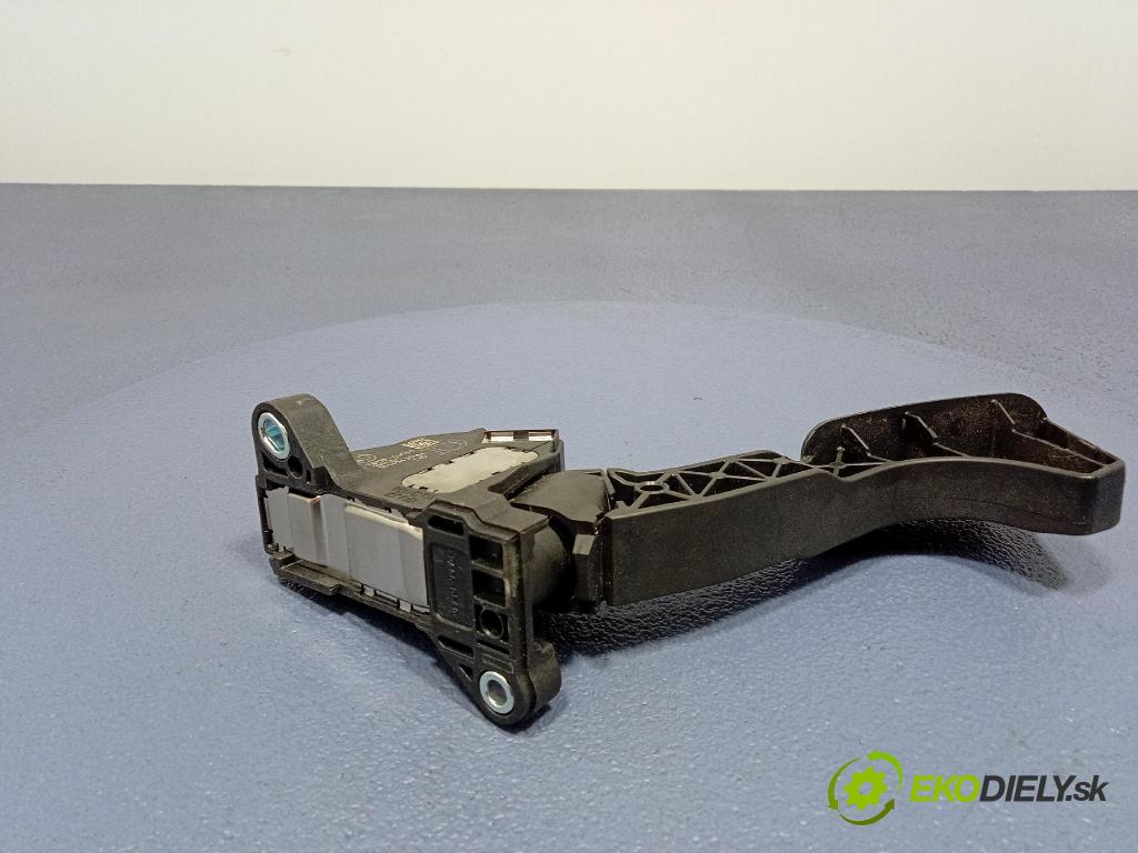 Toyota Auris 2016 pedal Plyn: 78110-0W040