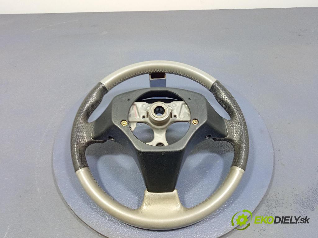 Toyota Yaris 2001 volant