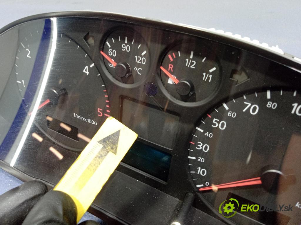 Audi A4 2000 Přístrojová deska 8D0920900R