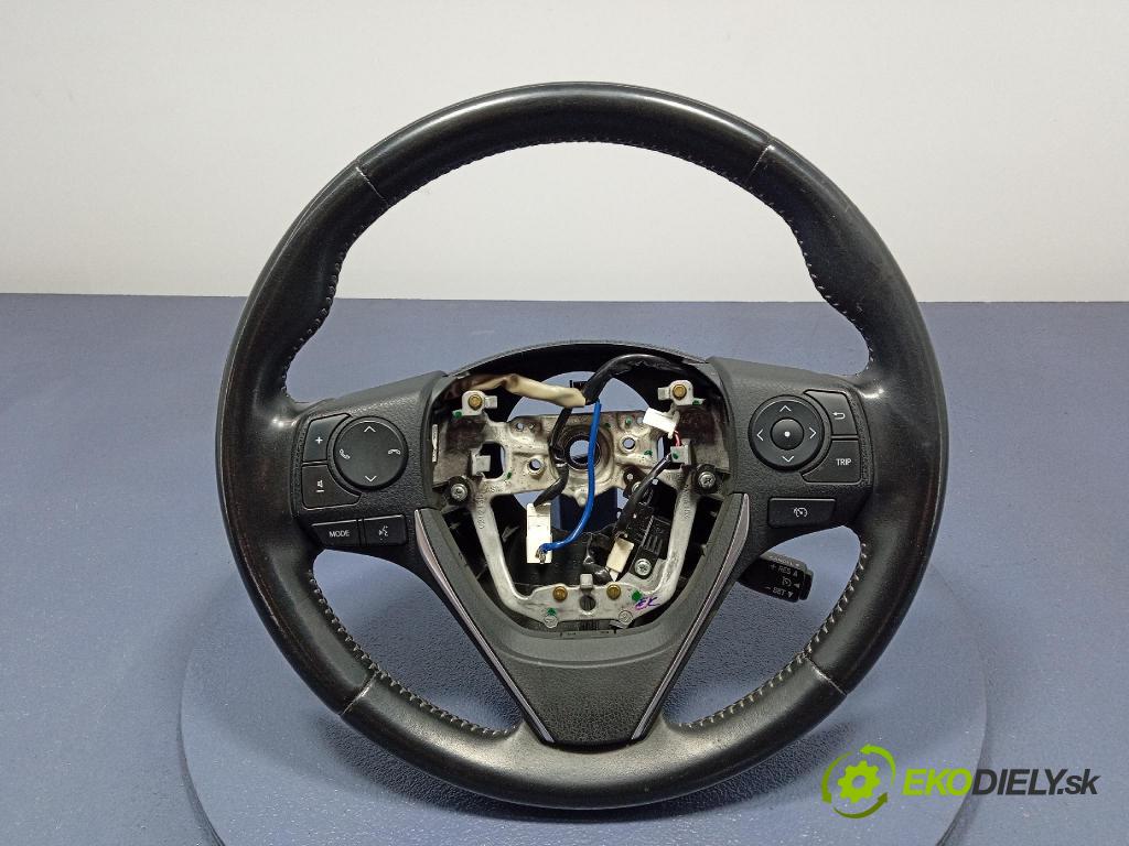 Toyota Auris 2016 volant 6212135