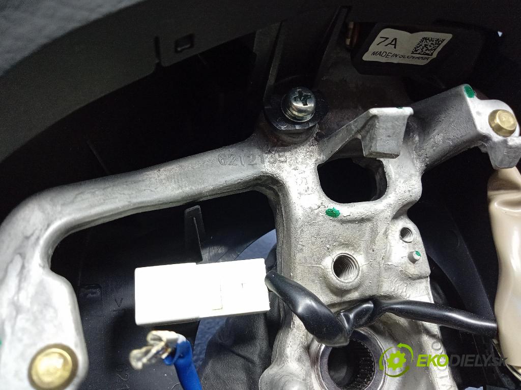 Toyota Auris 2016 volant 6212135