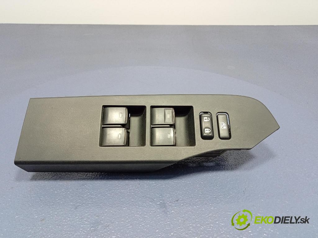 Toyota Auris 2016 prepínač Okná: 84040-02120