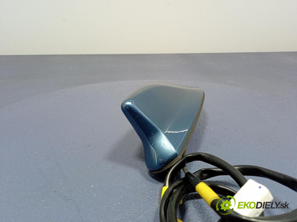 Toyota Auris 2016 Antena