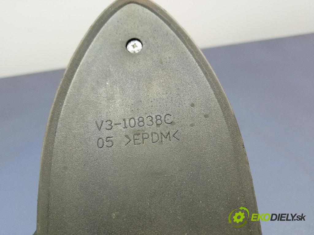 Toyota Auris 2016 Antena 