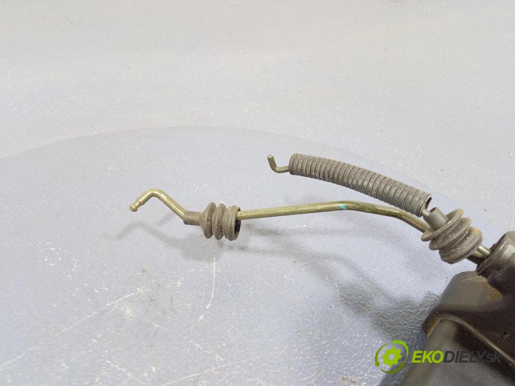 Kia Opirus 2005 zámok dvere Predné Vľavo: