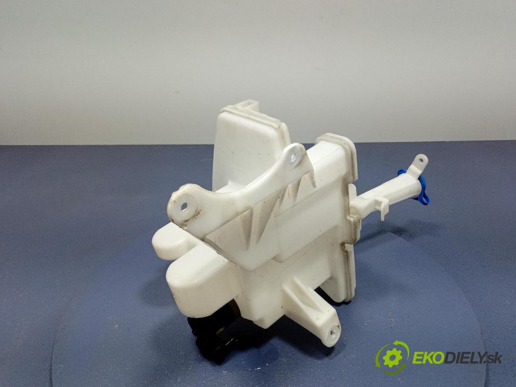 Toyota Auris 2016 nádržka Podložka: 1020962
