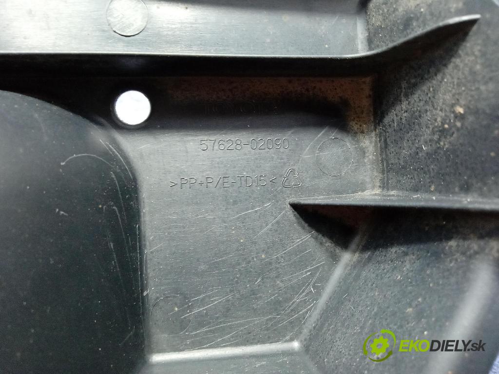 Toyota Auris 2016 kryt Plast: podvozek: 57628-02090