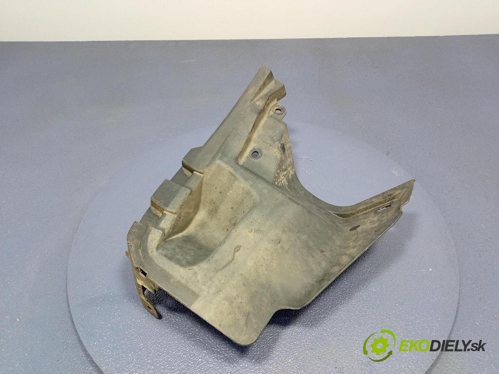 Toyota Auris 2016 kryt Plast: podvozek: 52591-02260