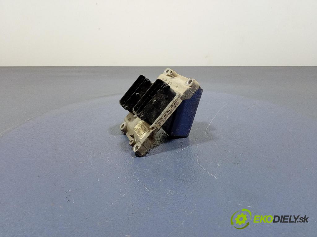 Opel Meriva 2005 riadiaca jednotka Motor: 55353613