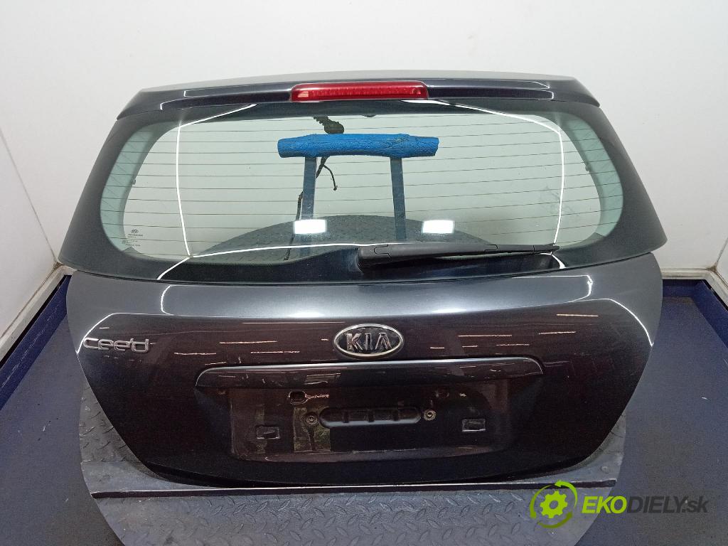 Kia Ceed 2010 zadna dveře kufra: kufra:
