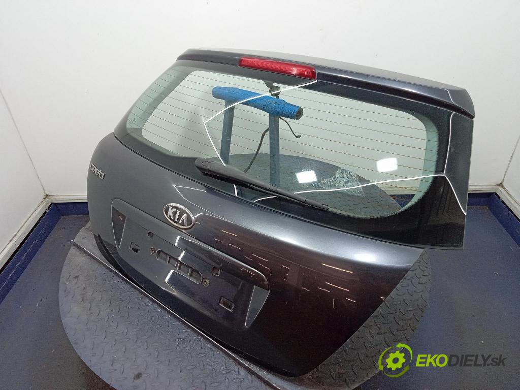 Kia Ceed 2010 zadna dveře kufra: kufra: