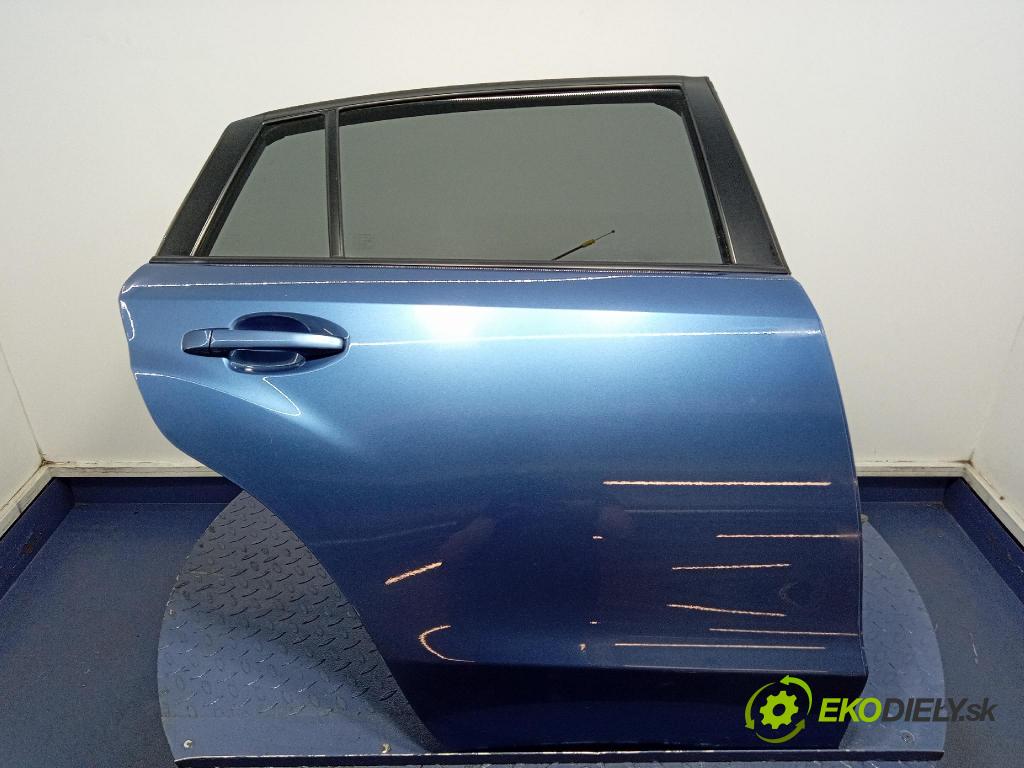 Subaru Xv 2015 dvere zad pravé