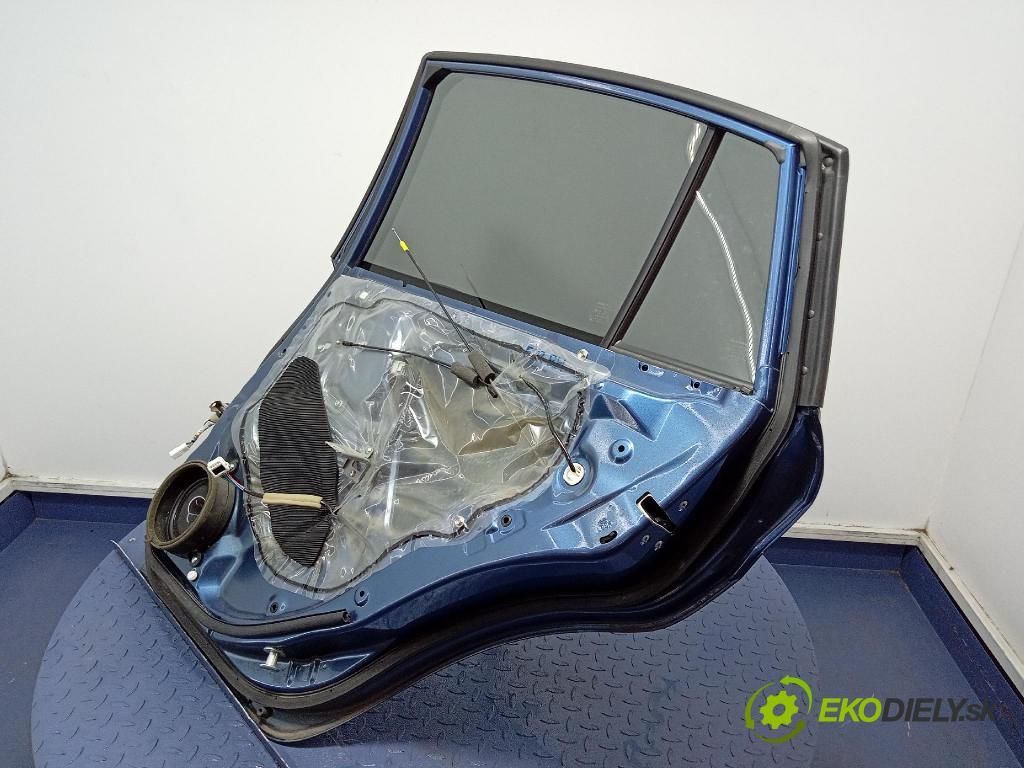 Subaru Xv 2015 dvere zad pravé