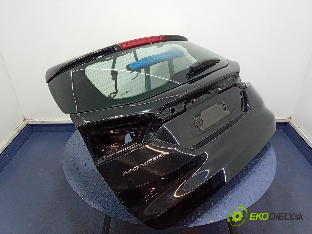 Ford Mondeo 2017 zadna dveře kufra: kufra: