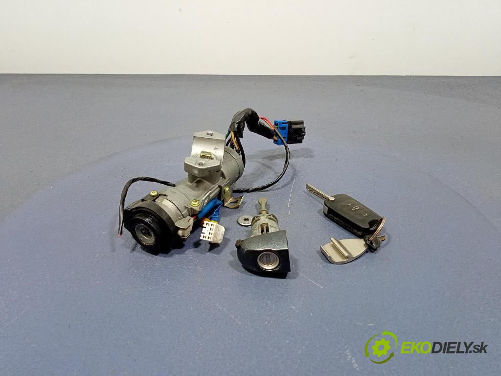 Kia Ceed 2008 Spínač zapalování.