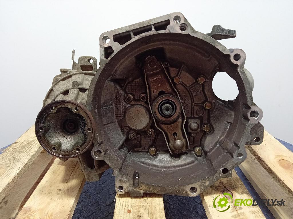 Vw Passat 2006 prevodovka Manualna HNV