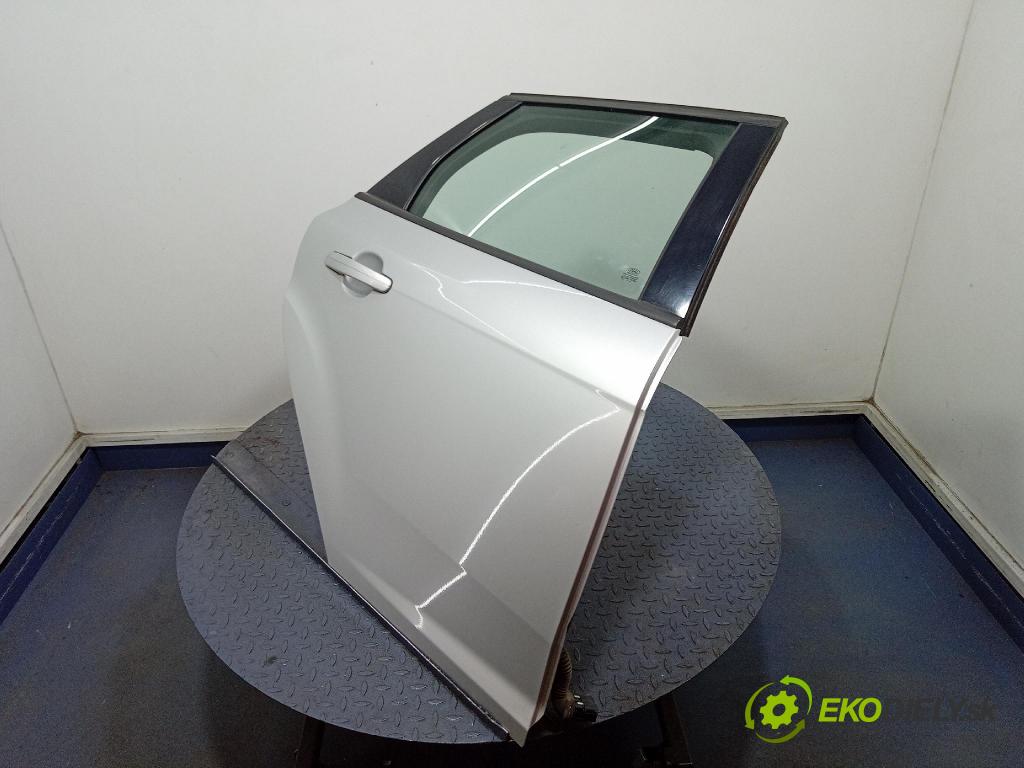Ford Focus 2014 dveře Zad: prave