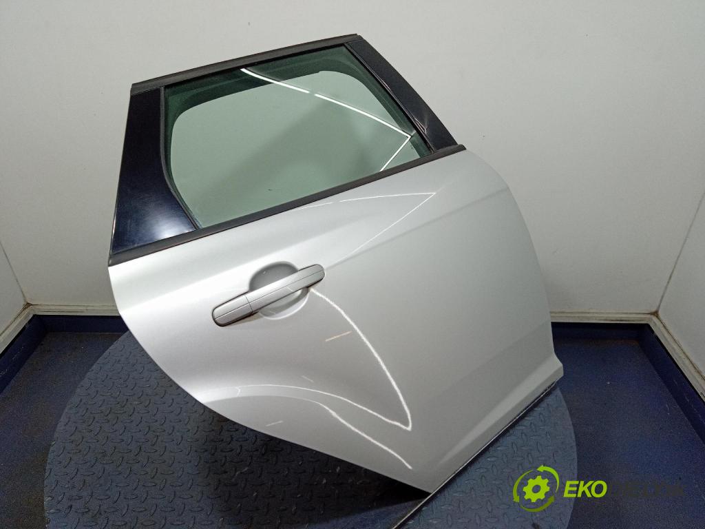 Ford Focus 2014 dveře Zad: prave