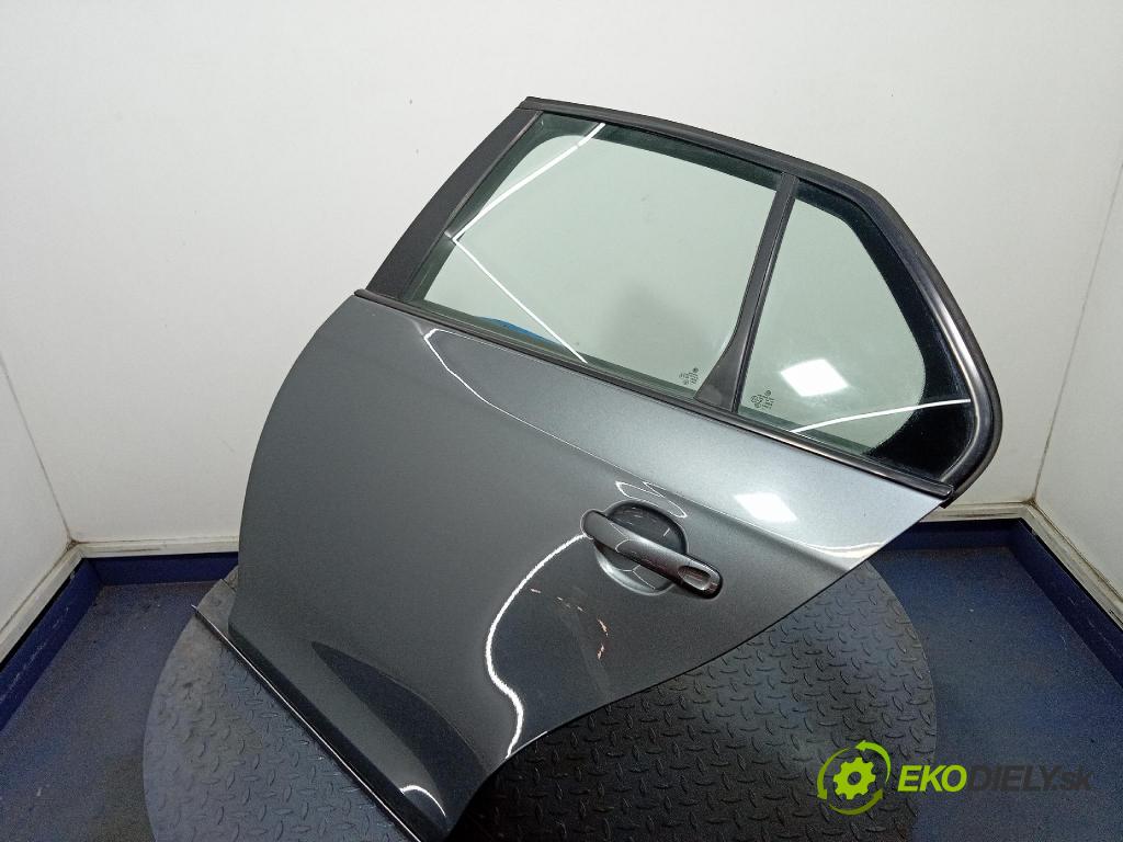 Vw Jetta 2006 dvere zad Vľavo: