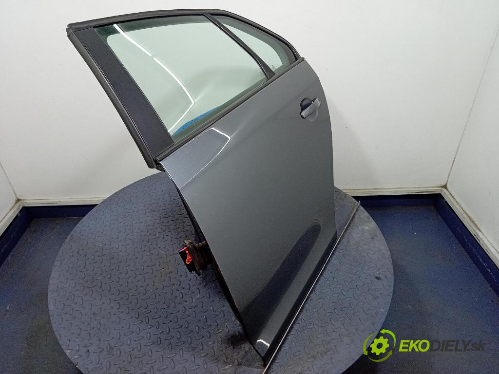 Vw Jetta 2006 dvere zad Vľavo: