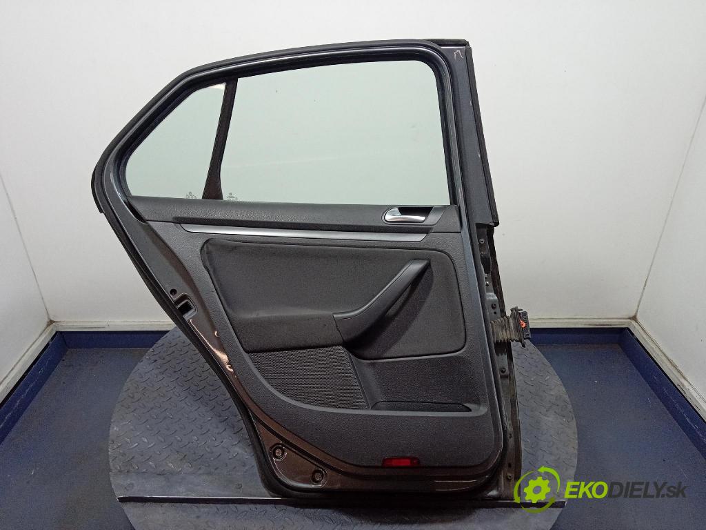 Vw Jetta 2006 dvere zad Vľavo: