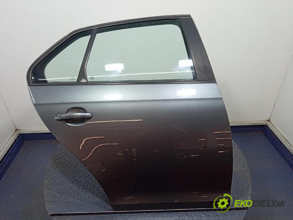 Vw Jetta 2006 dvere zad pravé