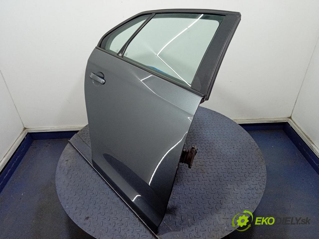 Vw Jetta 2006 dvere zad pravé
